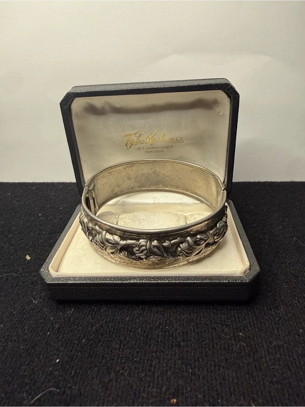 VTG Silver-Tone Floral Hinged Bracelet